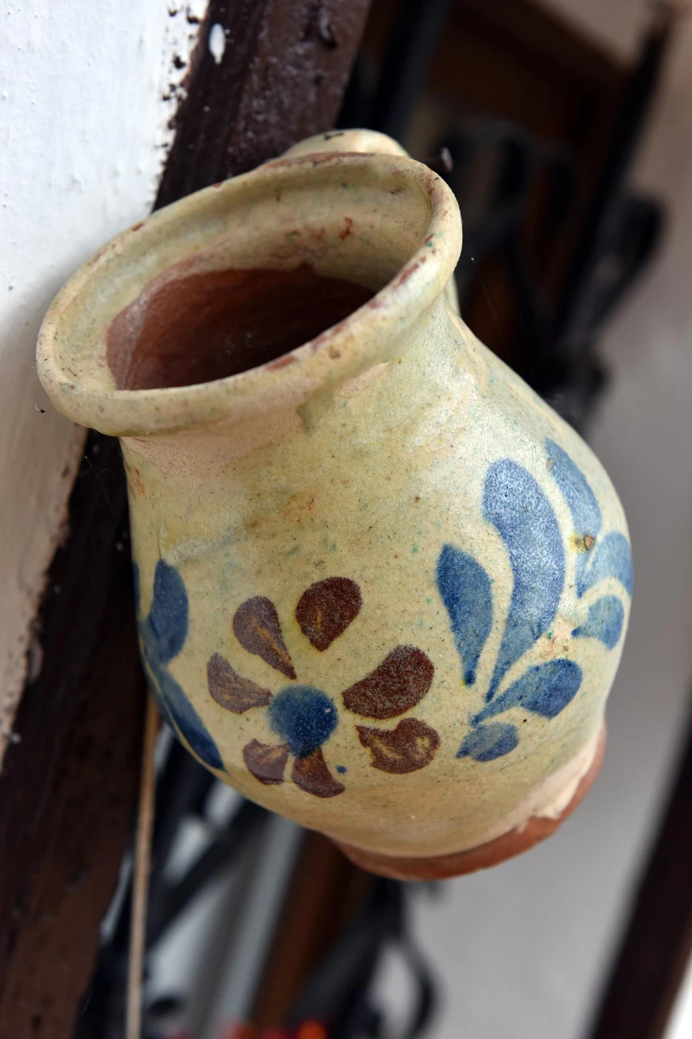 Imagine despre noi vase de ceramica de Horezu